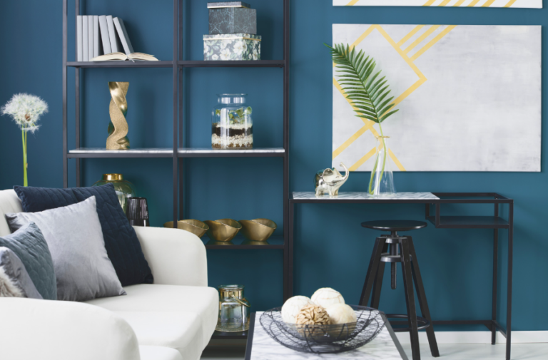 What Colors Go With Navy Blue?