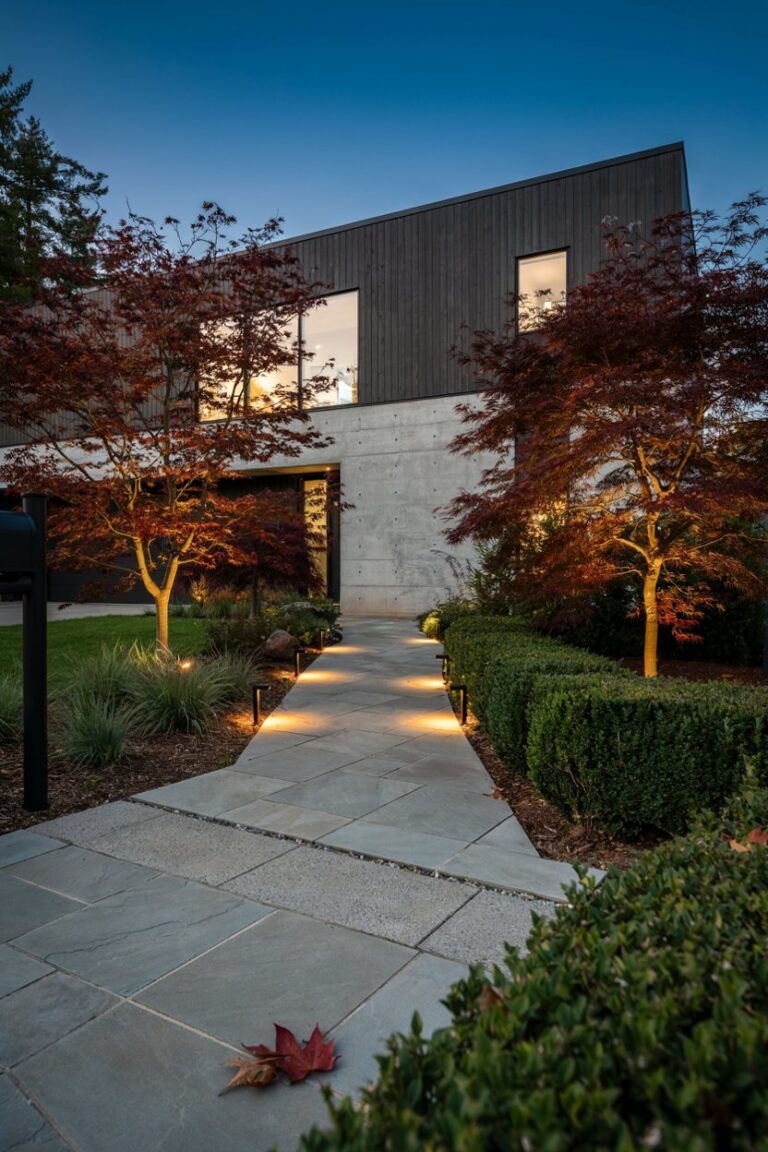 20 Front Yard Landscaping Ideas